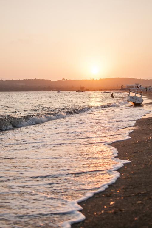 Mali Beach Aparthotel Siğacık Bagian luar foto