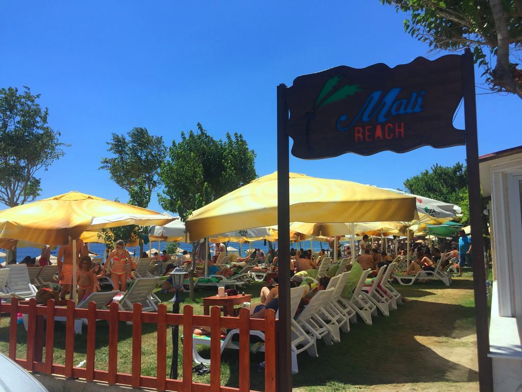 Mali Beach Aparthotel Siğacık Bagian luar foto